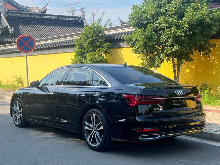 Фото 11 - Audi A6L