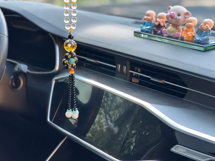 Фото 17 - Audi A6L