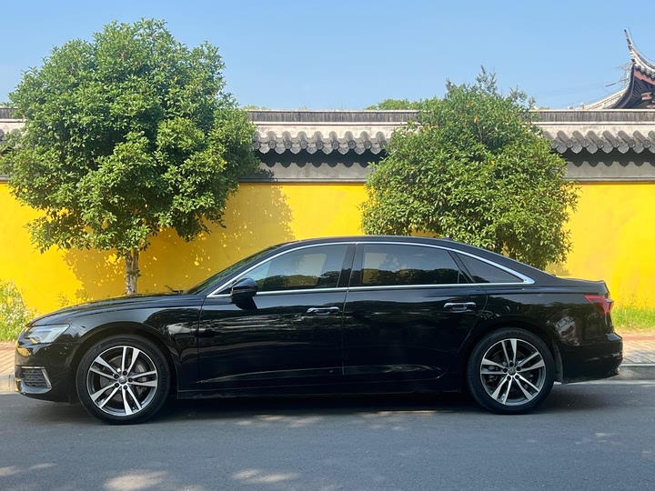 Фото 2 - Audi A6L