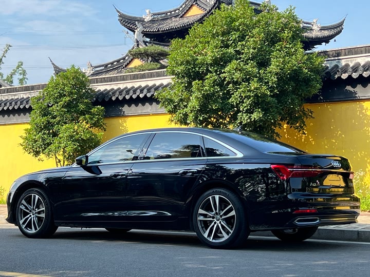 Фото 24 - Audi A6L