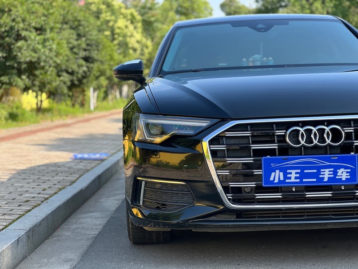 Фото 5 - Audi A6L