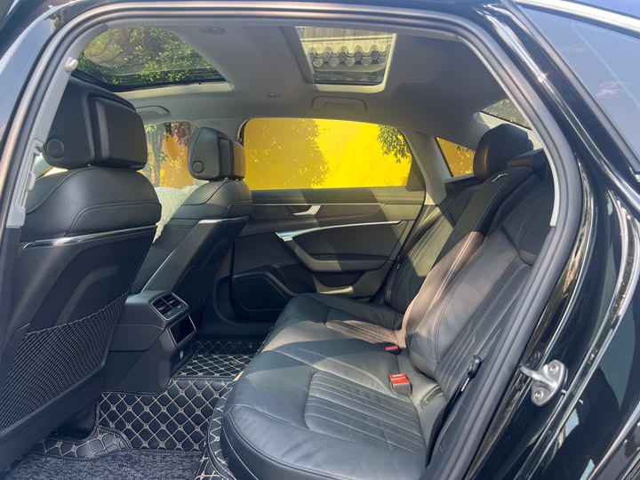 Фото 9 - Audi A6L