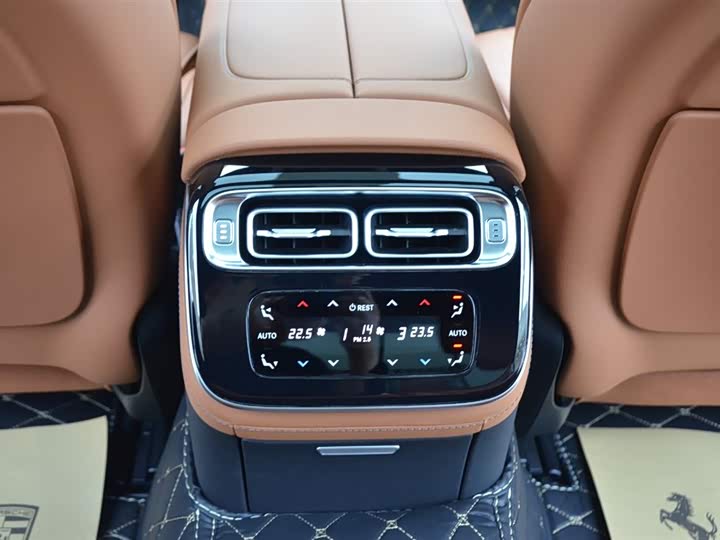 Фото 13 - Mercedes-Benz S-Class