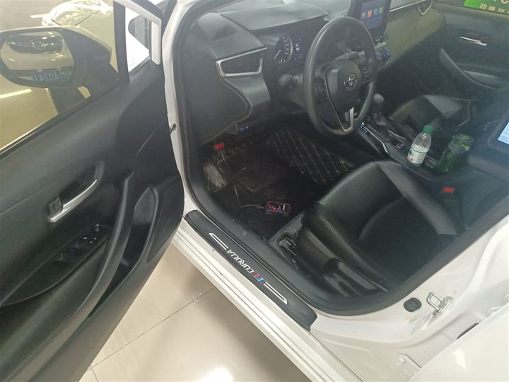 Фото 16 - Toyota Corolla