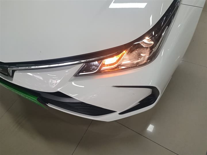 Фото 24 - Toyota Corolla