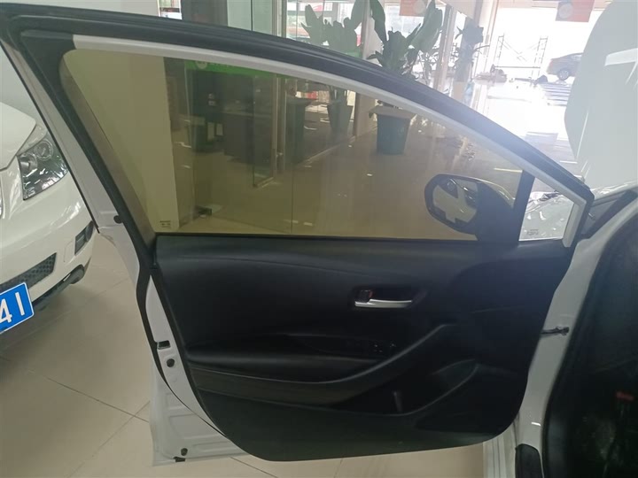 Фото 28 - Toyota Corolla