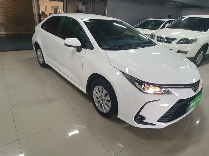 Фото 4 - Toyota Corolla