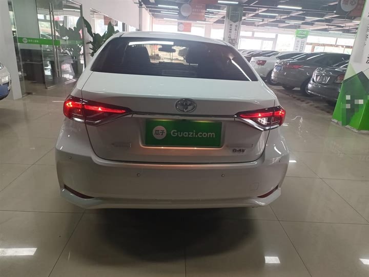 Фото 6 - Toyota Corolla