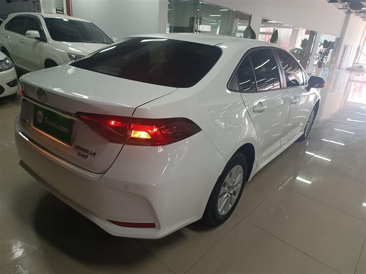 Фото 7 - Toyota Corolla