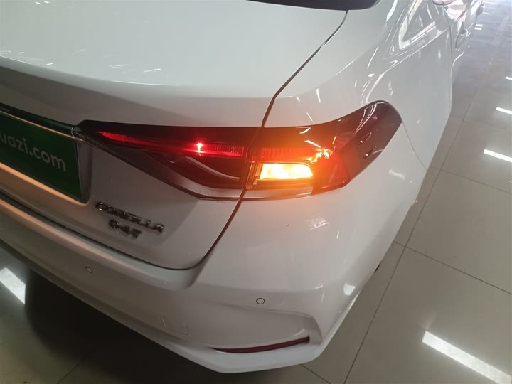 Фото 8 - Toyota Corolla