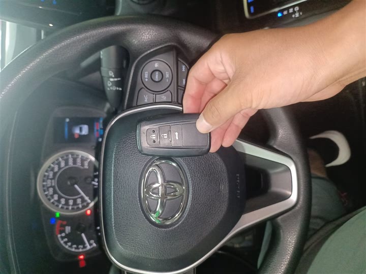 Фото 9 - Toyota Corolla