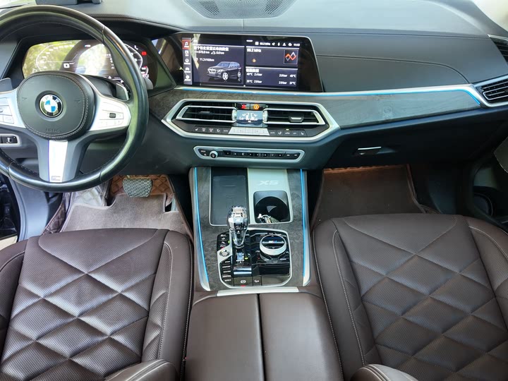 Фото 14 - BMW X5