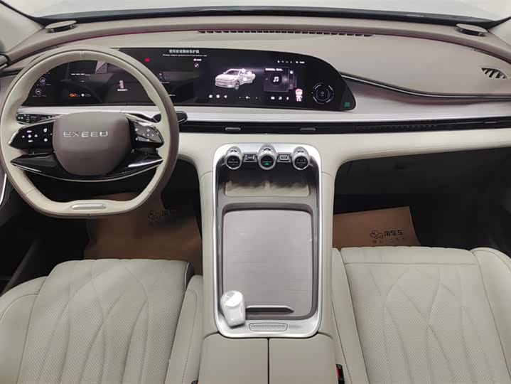 Фото 12 - Exeed RX C-DM Hybrid