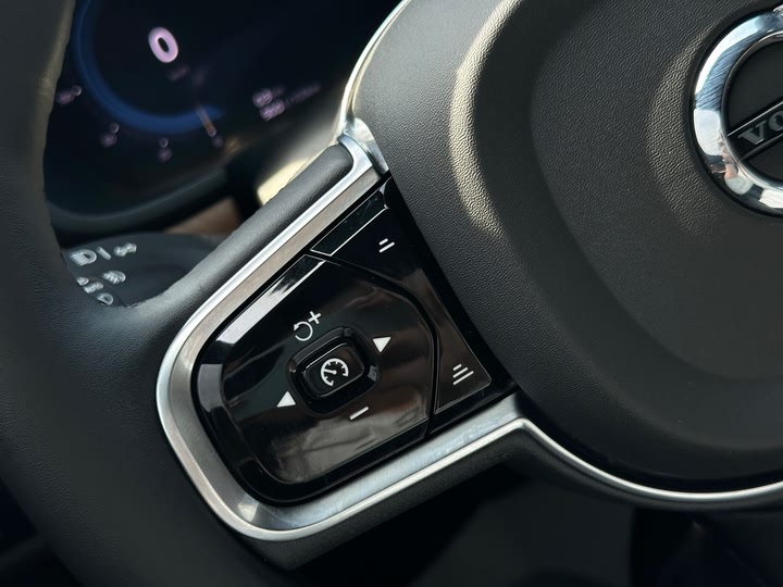 Фото 10 - Volvo S90