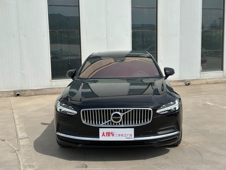 Фото 2 - Volvo S90