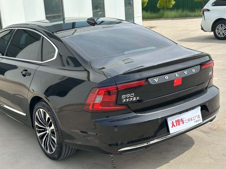 Фото 22 - Volvo S90