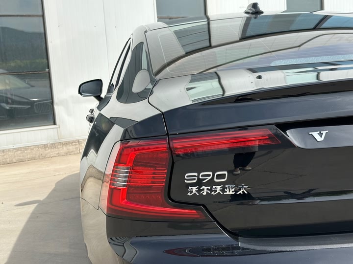 Фото 23 - Volvo S90