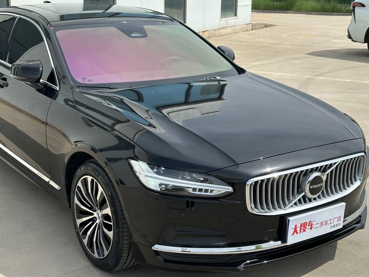 Фото 3 - Volvo S90