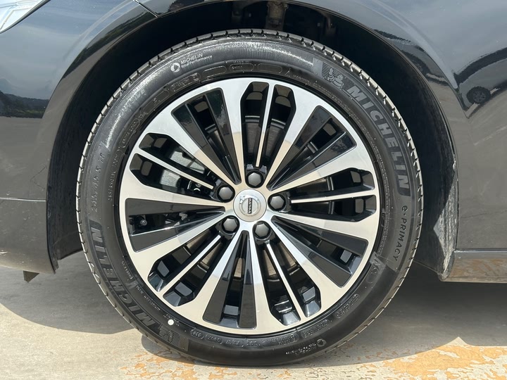 Фото 6 - Volvo S90