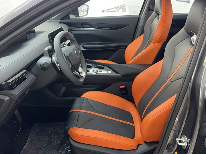 Фото 11 - Changan UNI-V