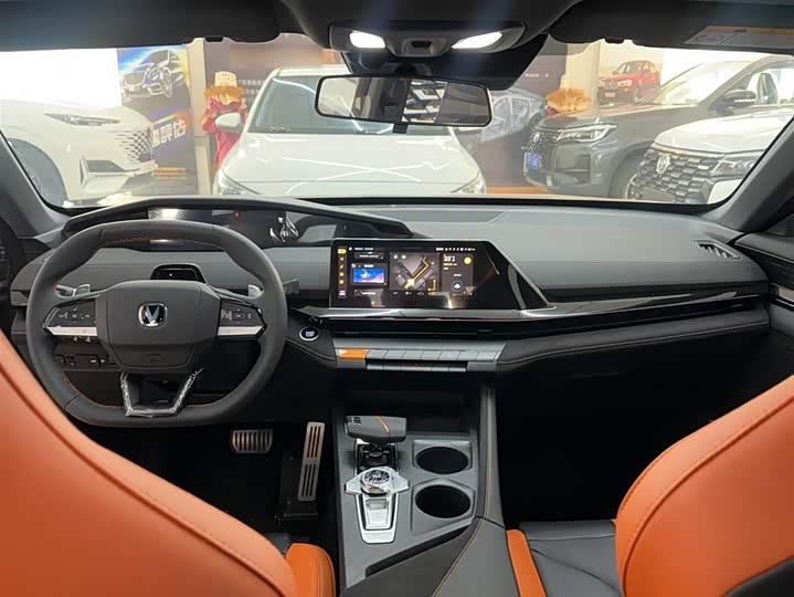 Фото 14 - Changan UNI-V