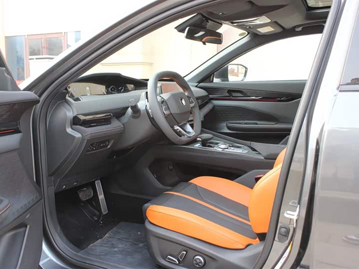 Фото 16 - Changan UNI-V