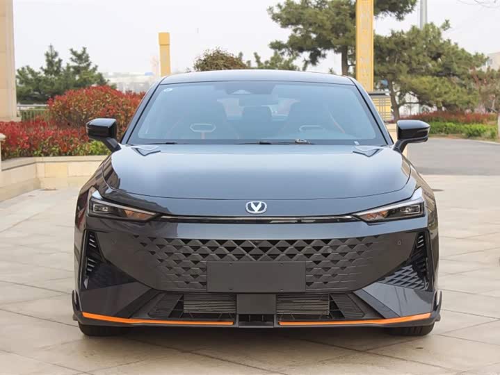 Фото 7 - Changan UNI-V