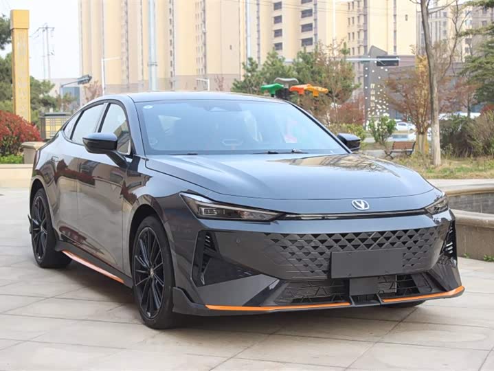 Фото 8 - Changan UNI-V