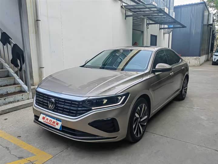 Фото 1 - Volkswagen Passat