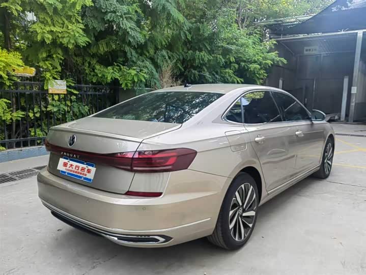 Фото 3 - Volkswagen Passat