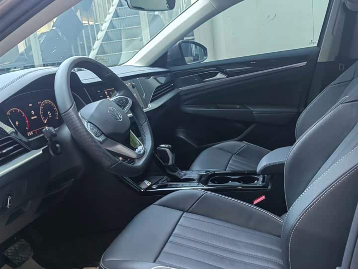 Фото 8 - Volkswagen Passat