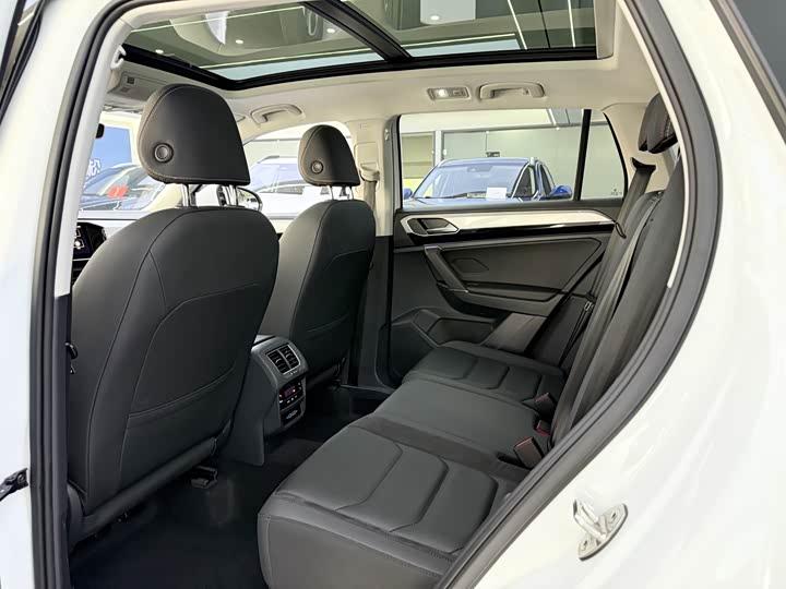 Фото 7 - Volkswagen Tayron