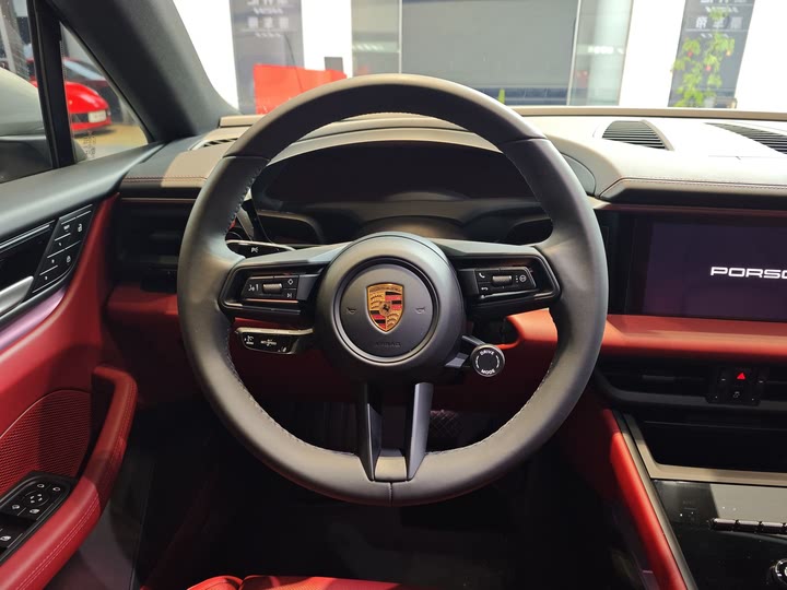 Фото 10 - Porsche Macan EV