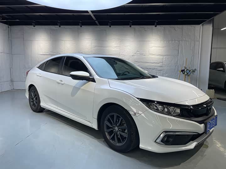 Фото 3 - Honda Civic