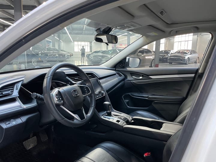 Фото 6 - Honda Civic