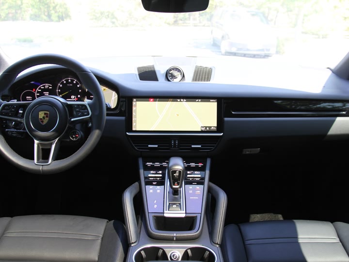 Фото 21 - Porsche Cayenne Hybrid