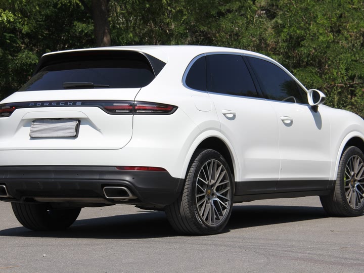 Фото 7 - Porsche Cayenne Hybrid