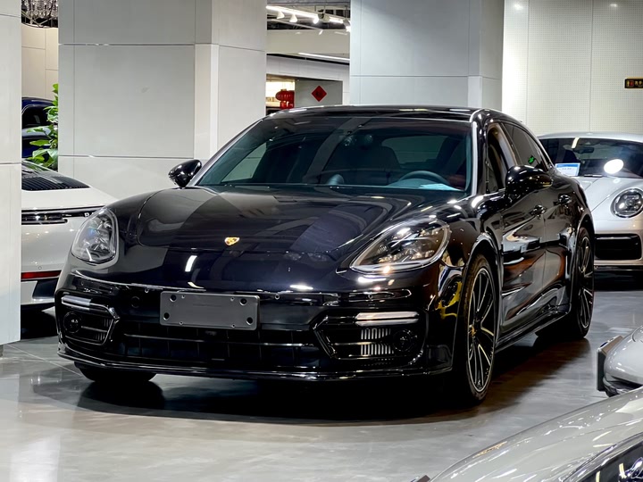 Фото 1 - Porsche Panamera