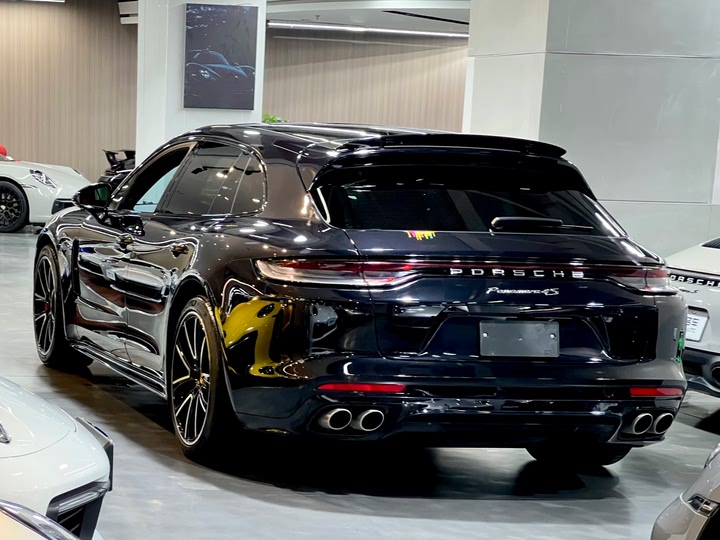 Фото 3 - Porsche Panamera