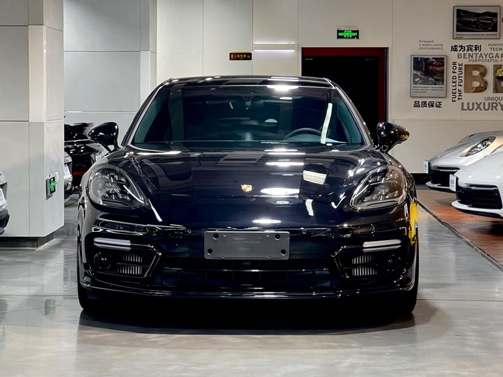 Фото 9 - Porsche Panamera