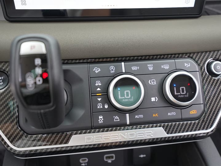 Фото 11 - Land Rover Defender