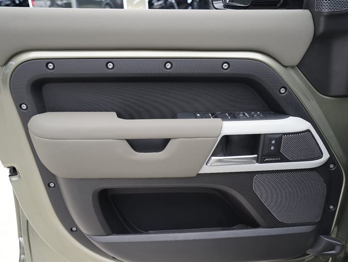 Фото 5 - Land Rover Defender