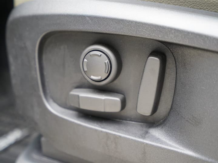 Фото 6 - Land Rover Defender