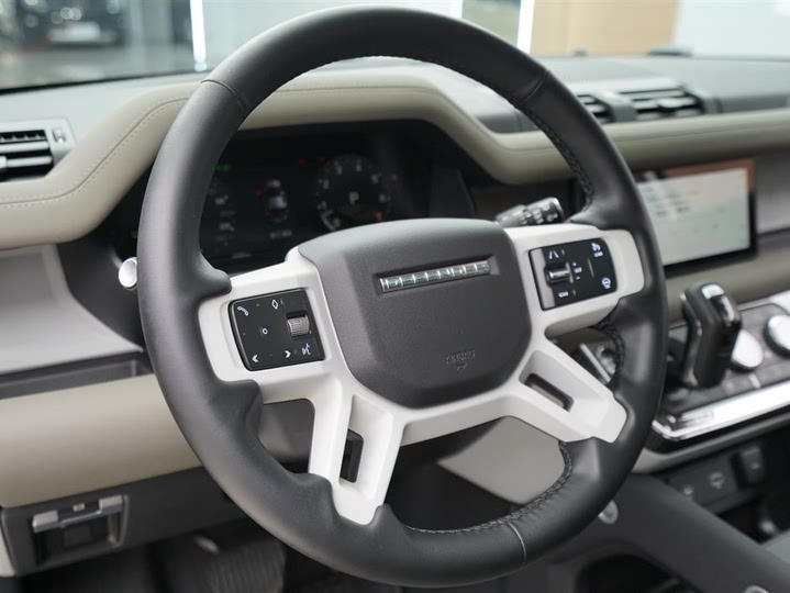 Фото 8 - Land Rover Defender