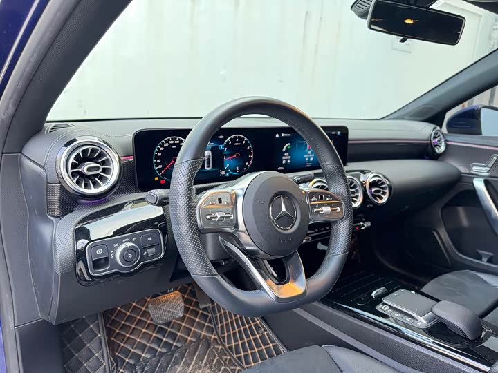 Фото 15 - Mercedes-Benz A-Class