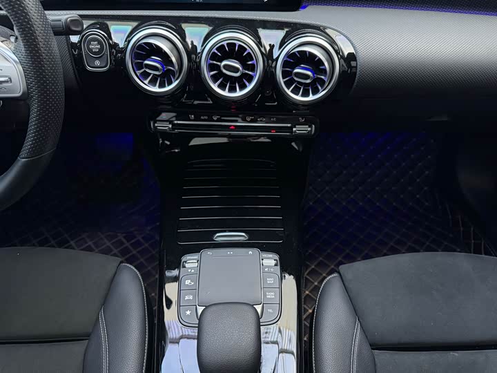 Фото 16 - Mercedes-Benz A-Class