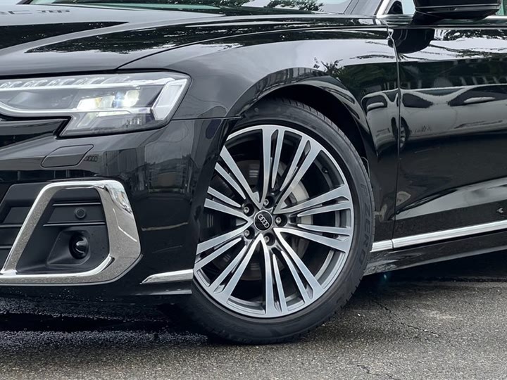 Фото 6 - Audi A8