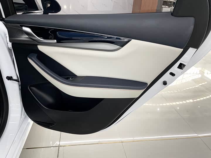 Фото 14 - BYD Qin Plus