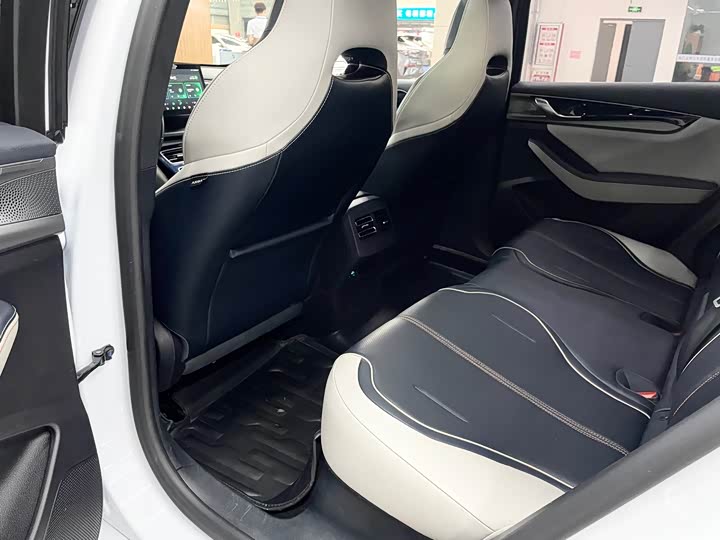 Фото 9 - BYD Qin Plus