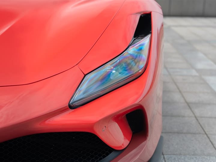 Фото 14 - Ferrari F8